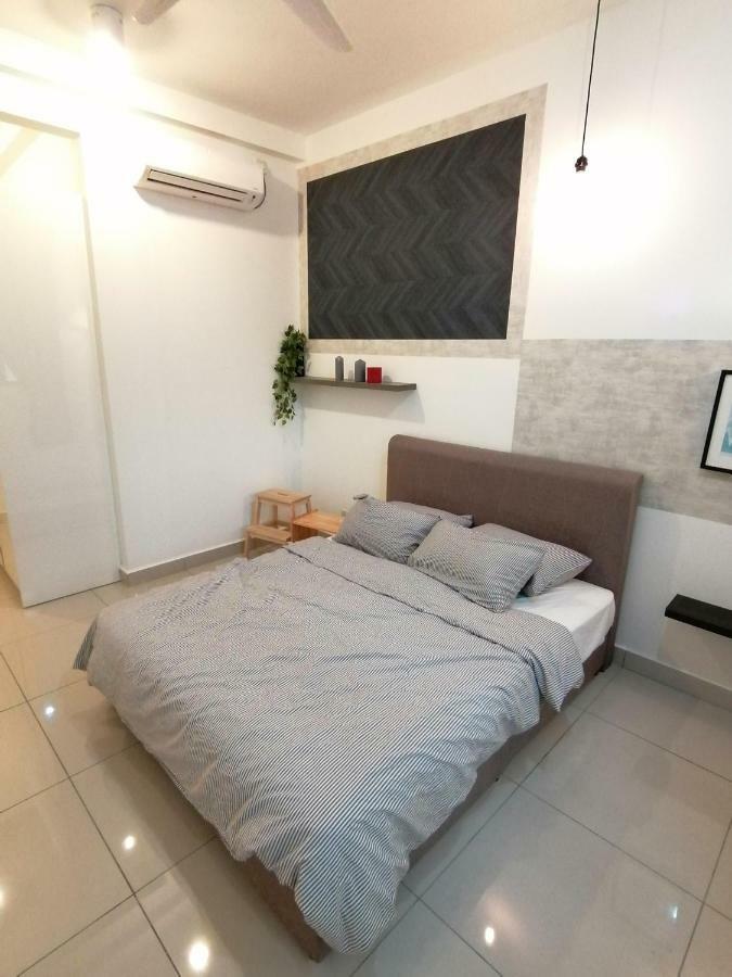 Ferienwohnung Meridin@Medini#3 Nusajaya  Exterior foto