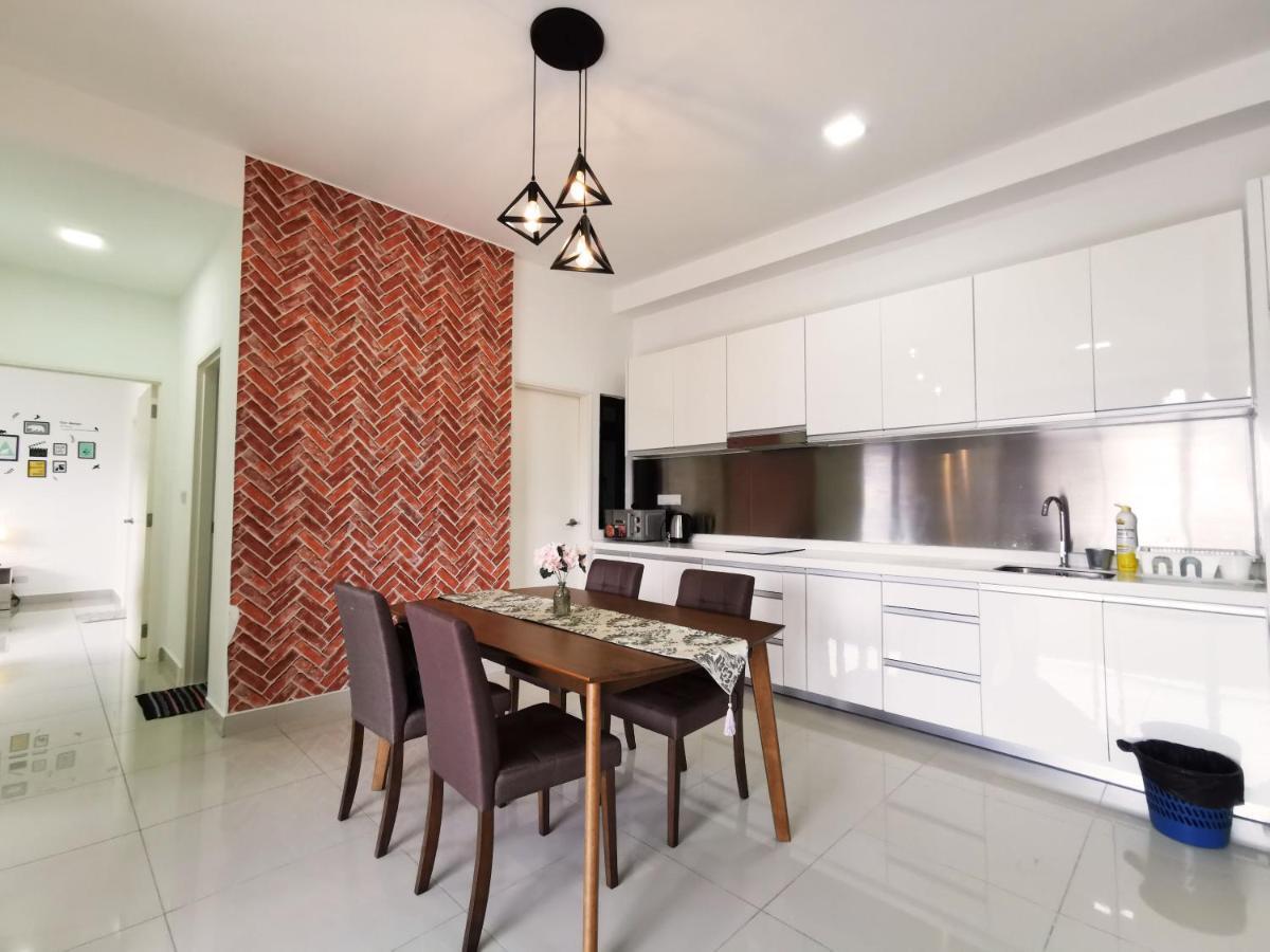Ferienwohnung Meridin@Medini#3 Nusajaya  Exterior foto